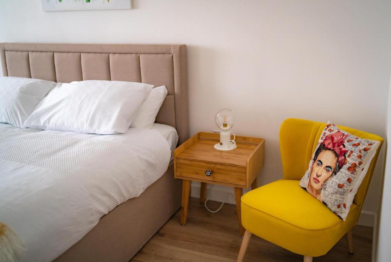 The Red House Modern Stylish Home From Home Walking Distance To Cardiff Bay And City Centre With Parking المظهر الخارجي الصورة