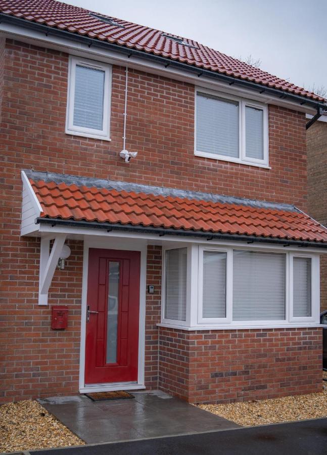 The Red House Modern Stylish Home From Home Walking Distance To Cardiff Bay And City Centre With Parking المظهر الخارجي الصورة