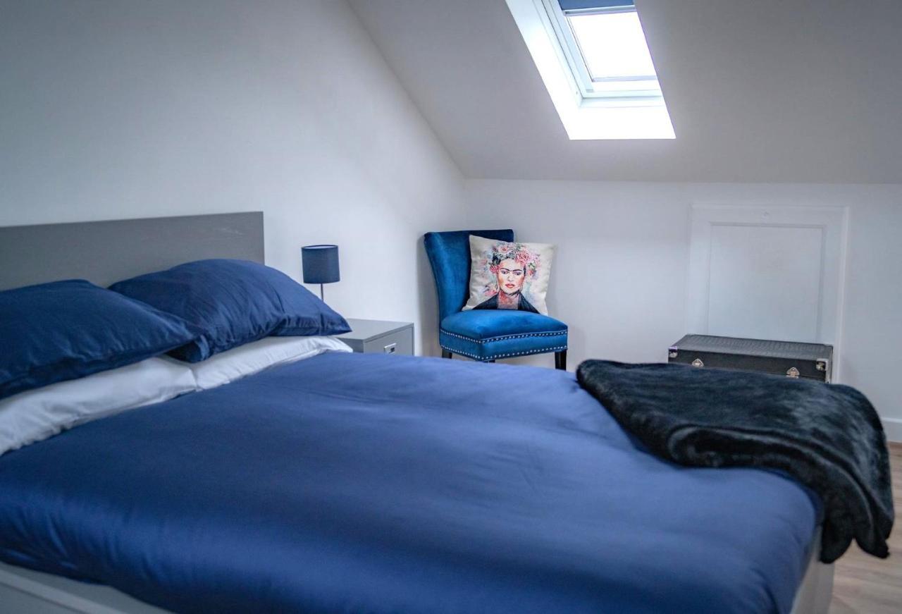 The Red House Modern Stylish Home From Home Walking Distance To Cardiff Bay And City Centre With Parking المظهر الخارجي الصورة